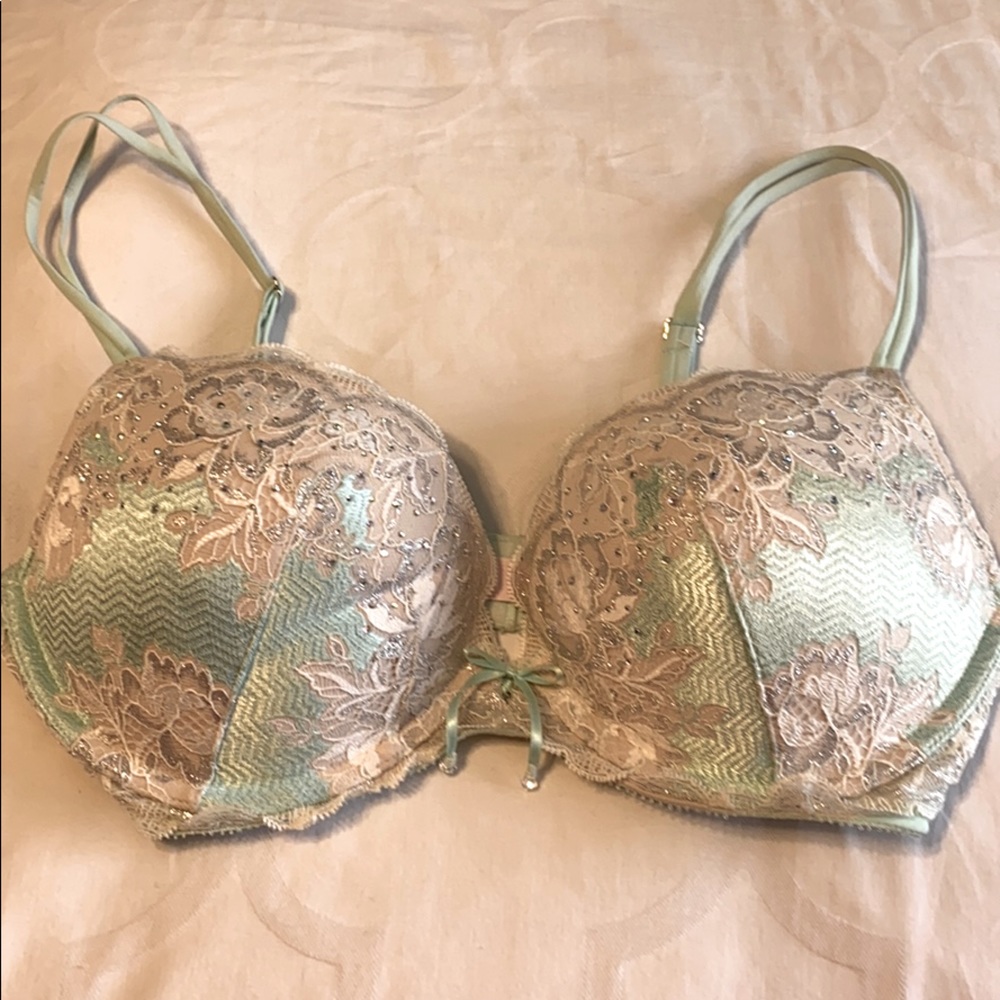 Excellent like new condition 36 Push up bra
